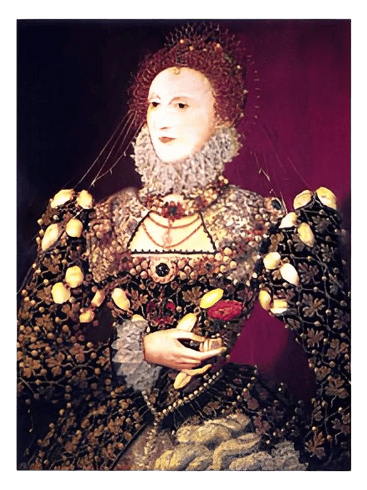 Queen Bess by Ava Luxe